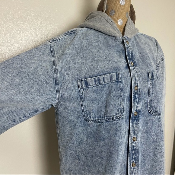 Urban Outfitter Acid Wash Light Denim Jean Button Front Hooded Large Jacket - Picture 7 of 17